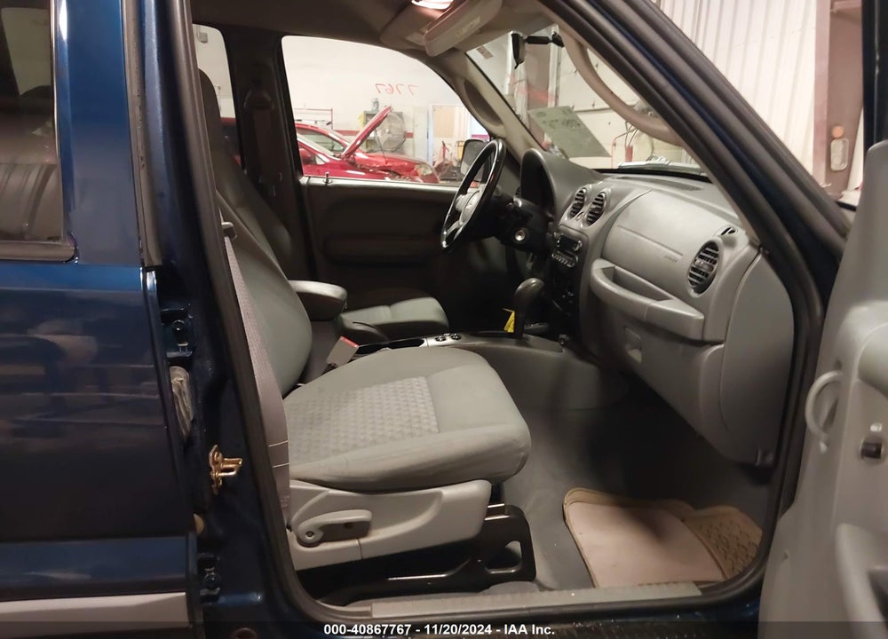 2005 JEEP LIBERTY SPORT VIN: 1J4GL48K35W602389