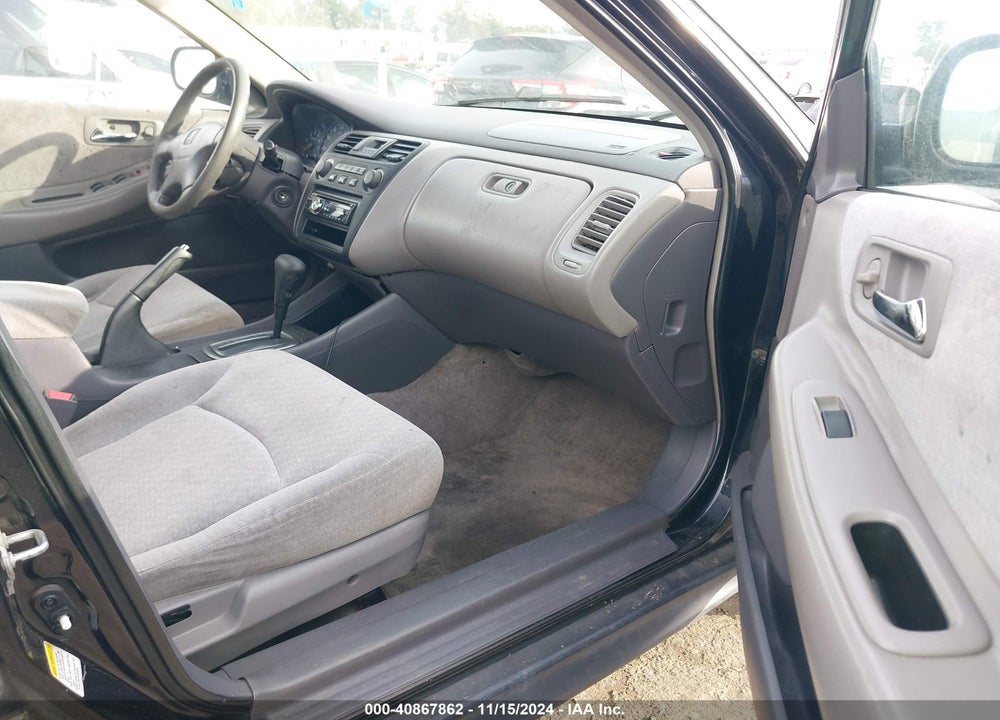 2001 HONDA ACCORD 3.0 LX VIN: 1HGCG16491A083501