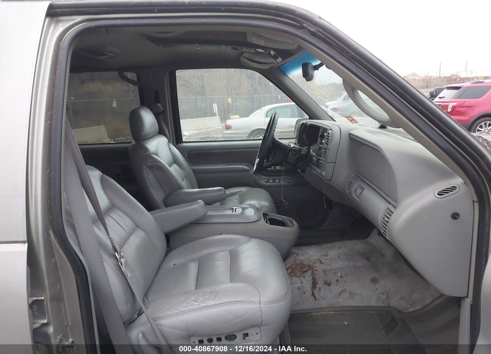 1999 CHEVROLET TAHOE LS VIN: 1GNEK13R3XJ382827