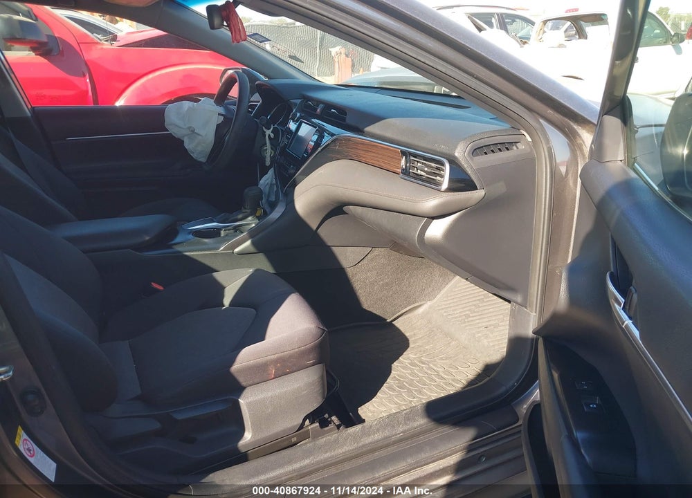 2018 TOYOTA CAMRY LE VIN: 4T1B11HK5JU528690