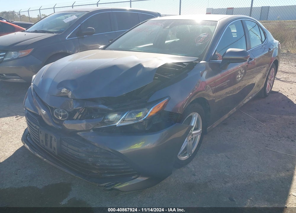 2018 TOYOTA CAMRY LE VIN: 4T1B11HK5JU528690