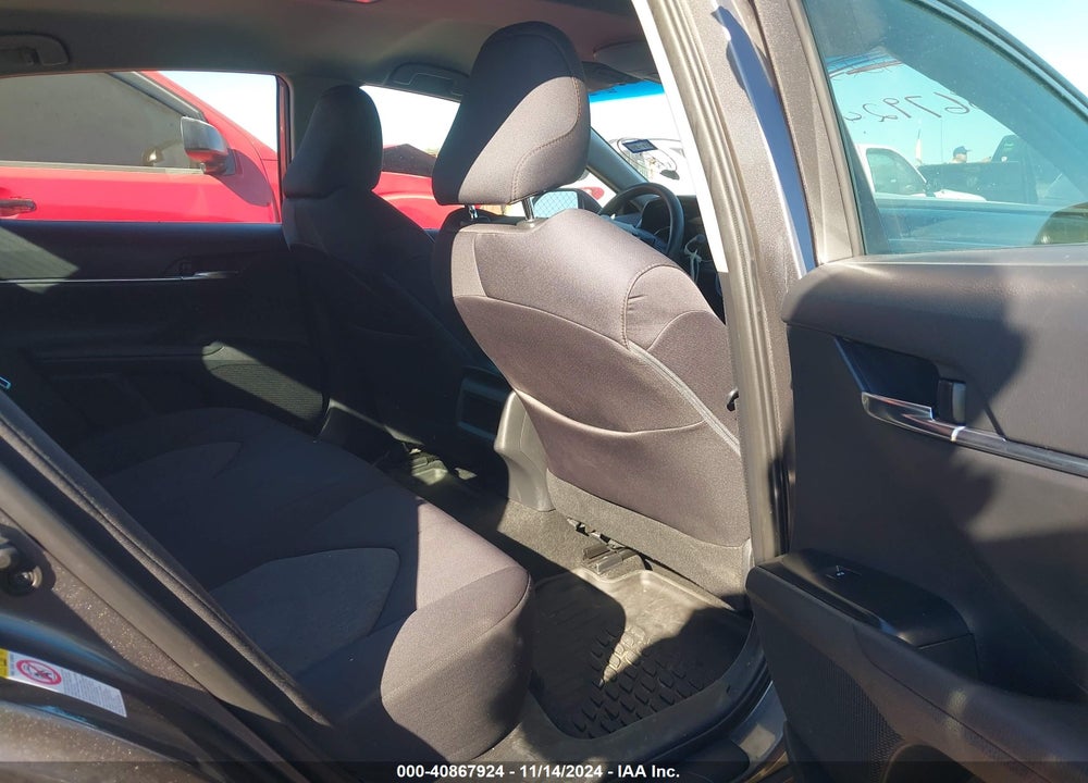 2018 TOYOTA CAMRY LE VIN: 4T1B11HK5JU528690