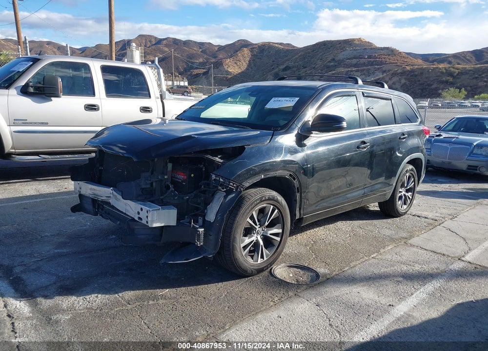 2017 TOYOTA HIGHLANDER LE VIN: 5TDZZRFH6HS200792