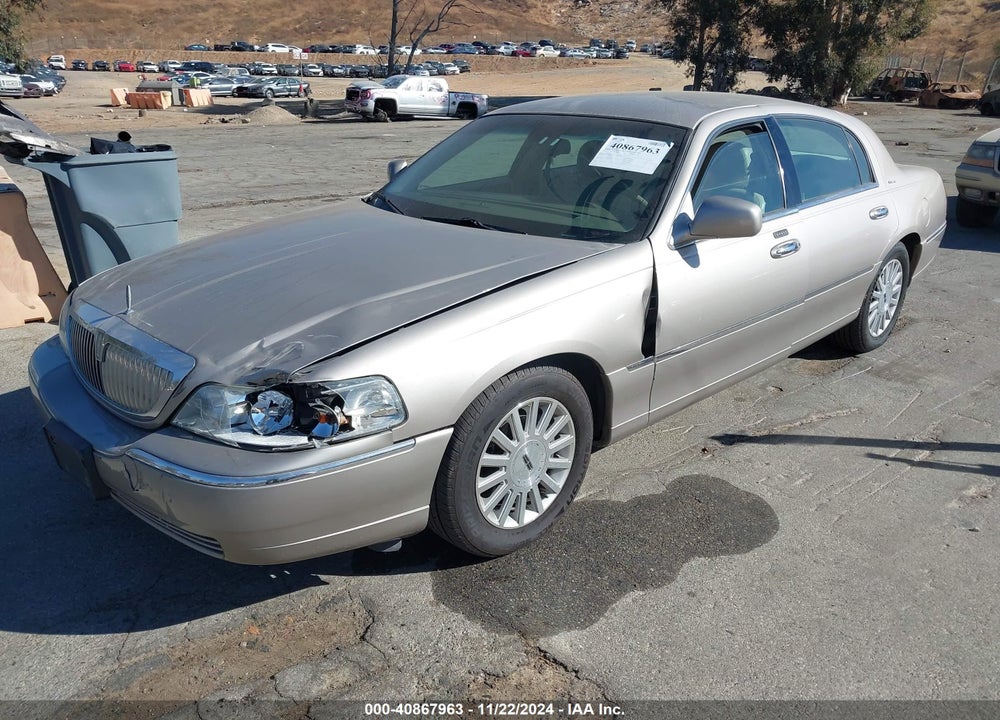 2003 LINCOLN TOWN CAR EXECUTIVE VIN: 1LNHM81W53Y634656