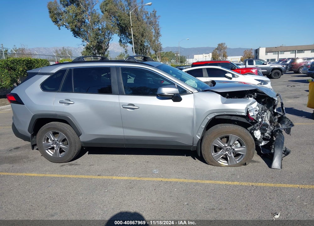 2024 TOYOTA RAV4 XLE VIN: 2T3W1RFV7RW315448