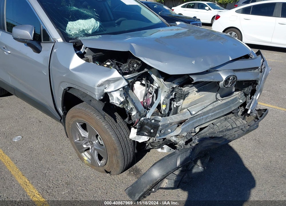 2024 TOYOTA RAV4 XLE VIN: 2T3W1RFV7RW315448