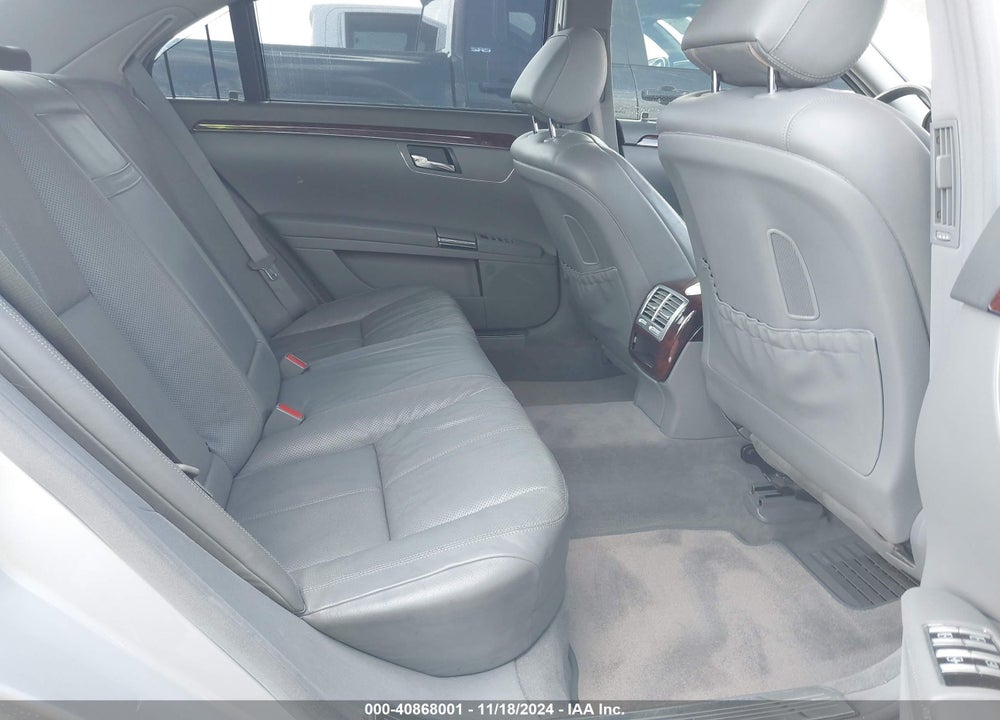2007 MERCEDES-BENZ S 550 VIN: WDDNG71X27A071491
