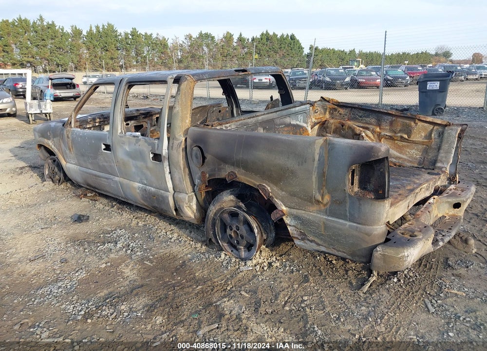 2004 CHEVROLET S-10 LS VIN: 1GCDT13X44K110891