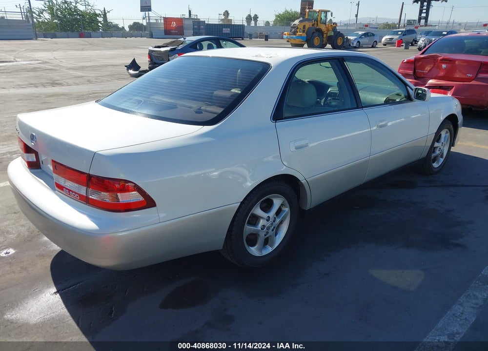 2001 LEXUS ES 300 VIN: JT8BF28GX15112943