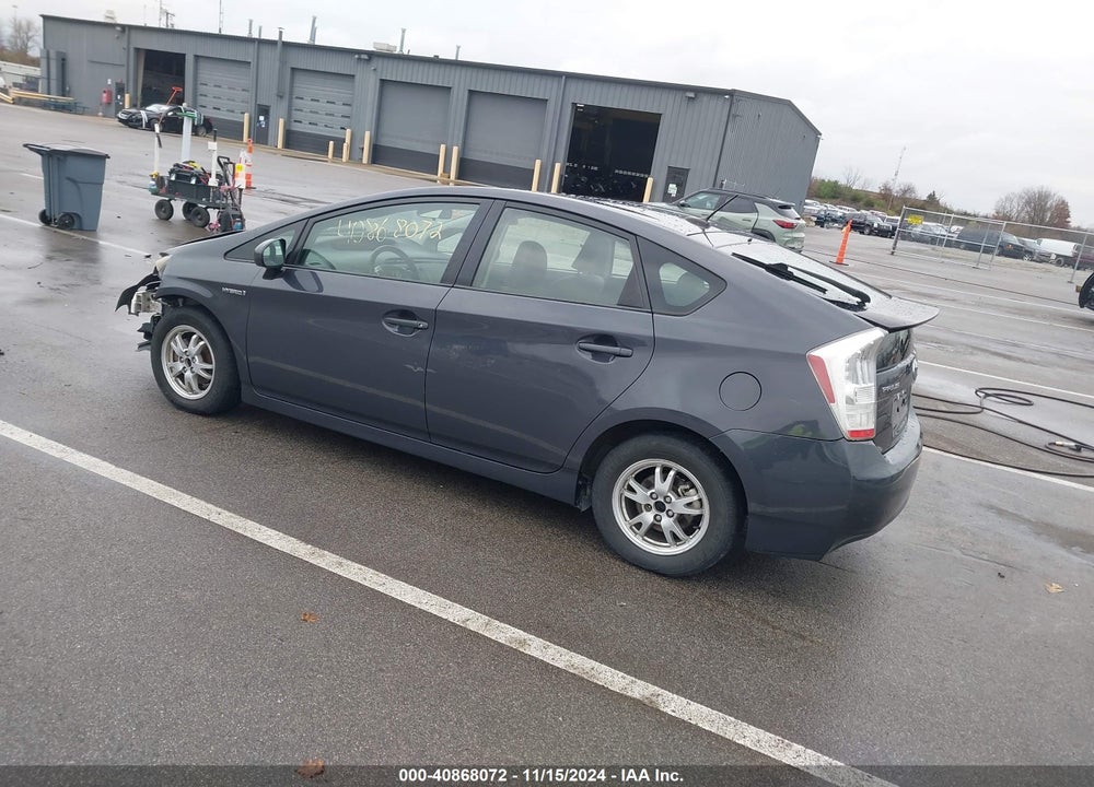 2011 TOYOTA PRIUS TWO VIN: JTDKN3DU2B0285828