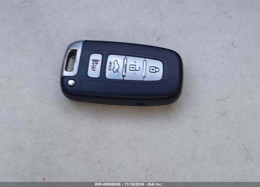 2011 KIA OPTIMA EX VIN: KNAGN4A79B5115119