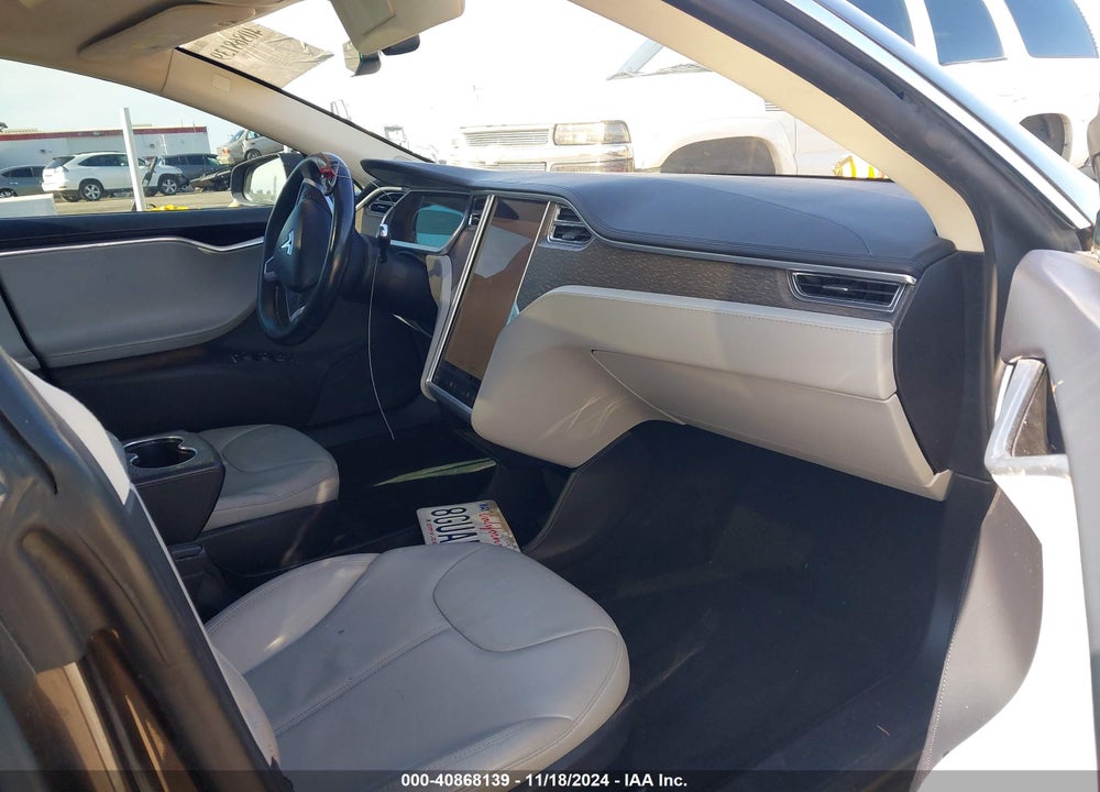 2013 TESLA MODEL S VIN: 5YJSA1AC7DFP10637