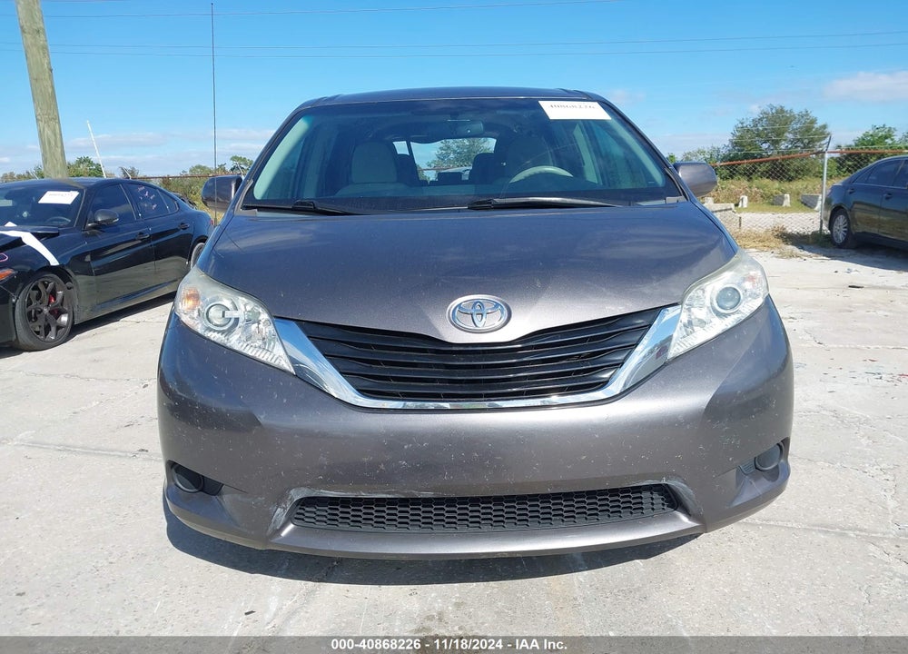2013 TOYOTA SIENNA LE V6 8 PASSENGER VIN: 5TDKK3DC6DS403508