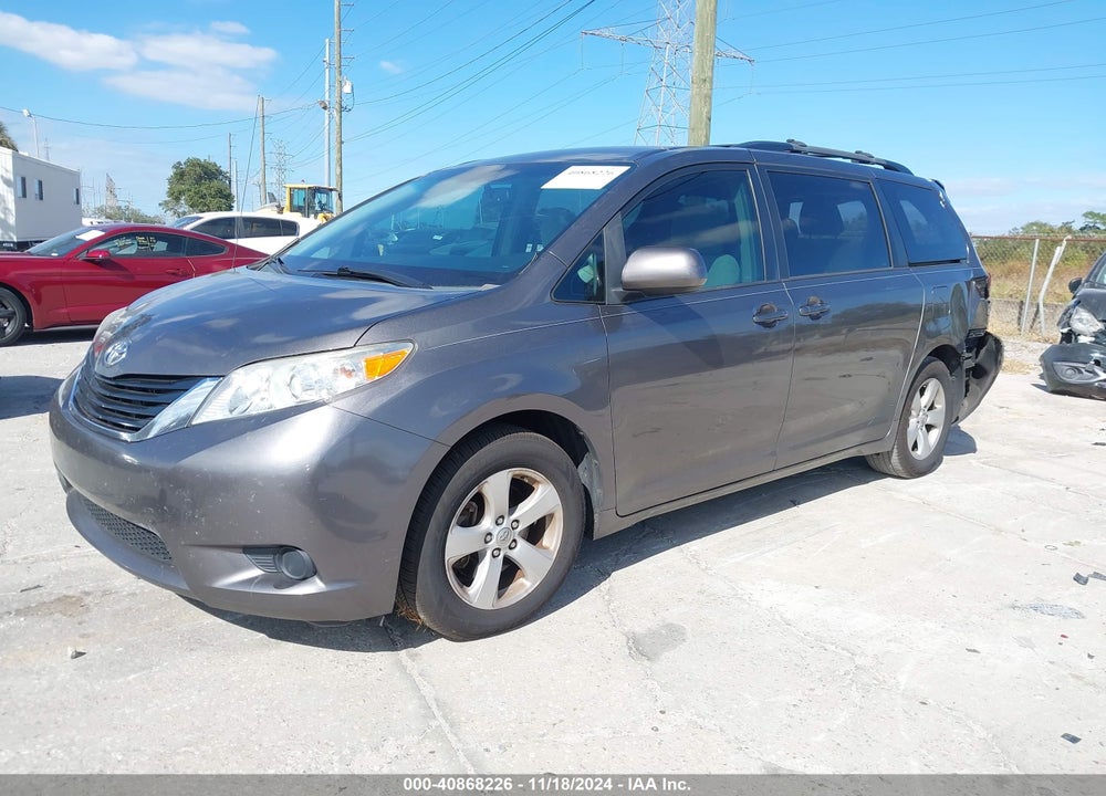 2013 TOYOTA SIENNA LE V6 8 PASSENGER VIN: 5TDKK3DC6DS403508