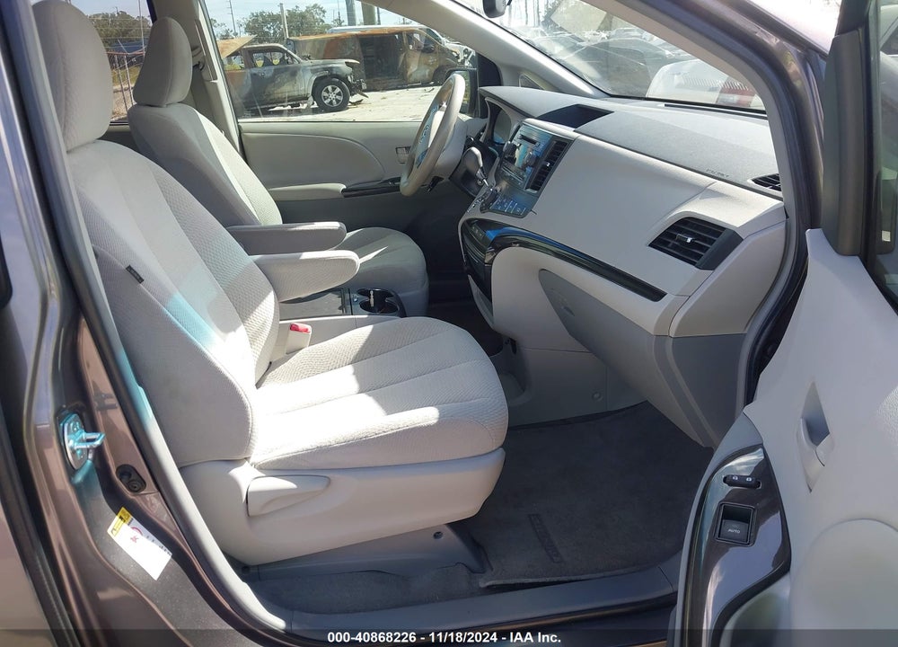2013 TOYOTA SIENNA LE V6 8 PASSENGER VIN: 5TDKK3DC6DS403508