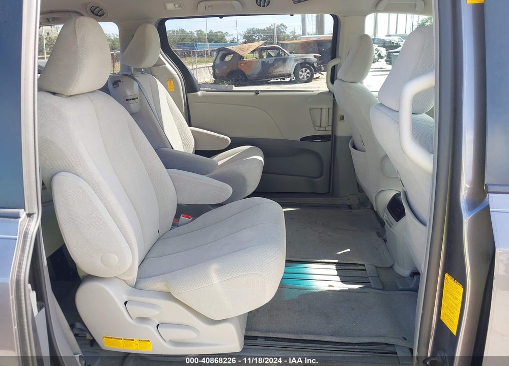 2013 TOYOTA SIENNA LE V6 8 PASSENGER VIN: 5TDKK3DC6DS403508