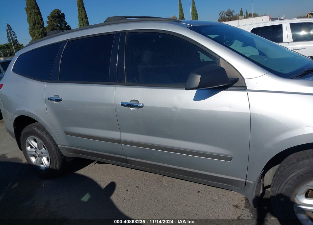 2012 CHEVROLET TRAVERSE LS VIN: 1GNKREED3CJ270675