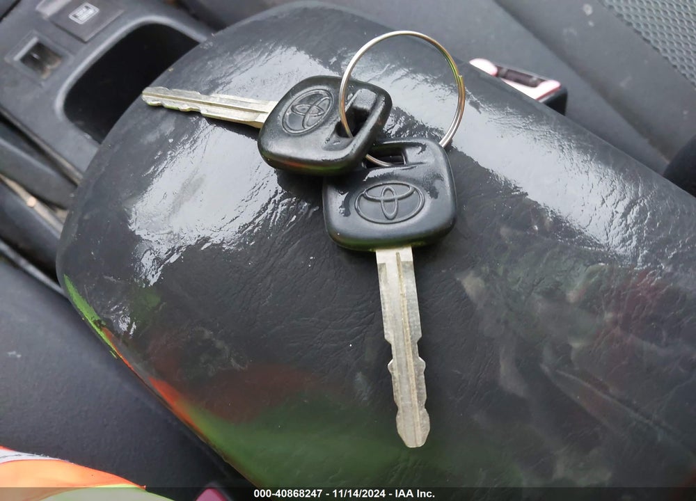 2004 TOYOTA RAV4 VIN: JTEHD20V040016537