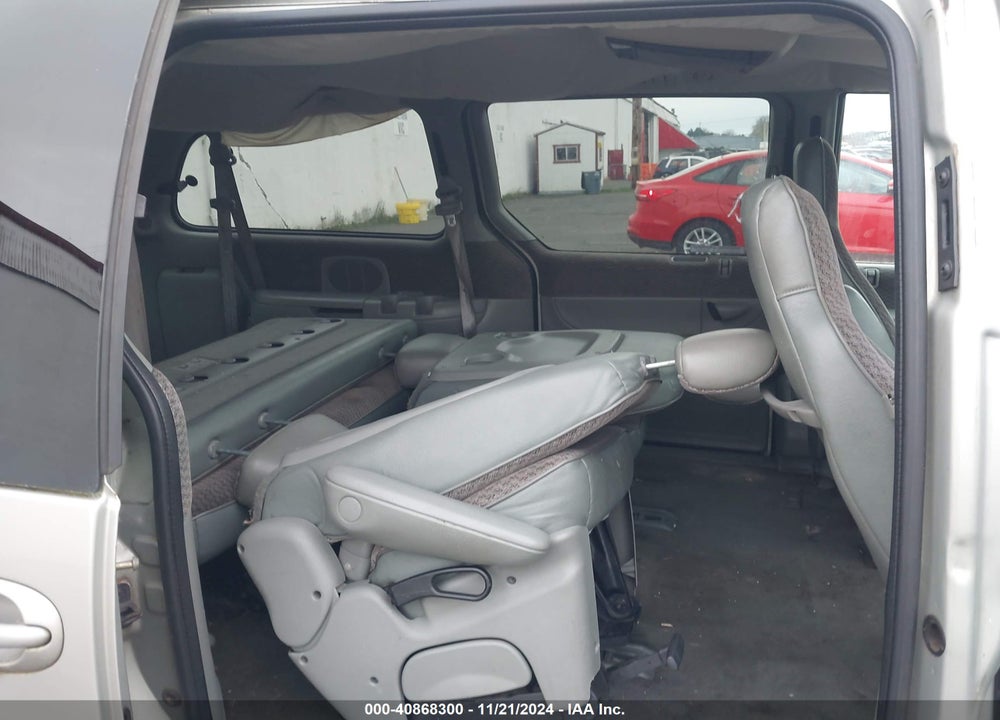 2000 CHRYSLER GRAND VOYAGER SE VIN: 1C4GJ44G3YB747909