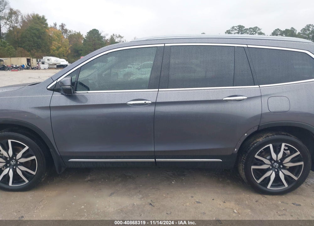 2022 HONDA PILOT AWD TOURING 7 PASSENGER VIN: 5FNYF6H6XNB087721
