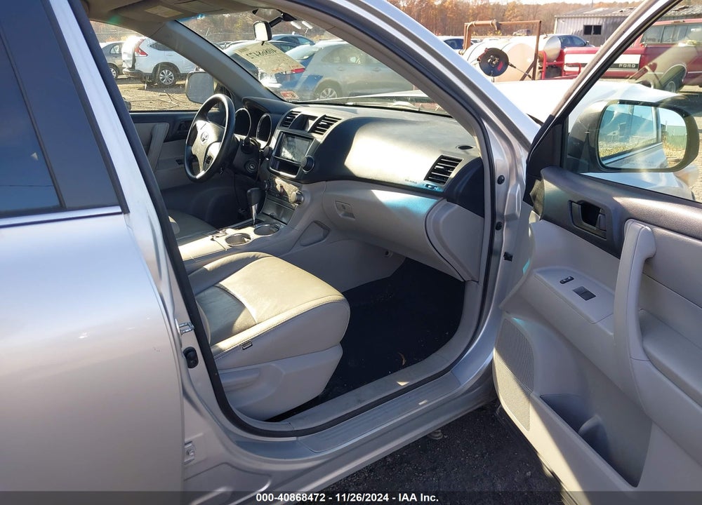 2013 TOYOTA HIGHLANDER BASE V6 VIN: 5TDBK3EH7DS204378