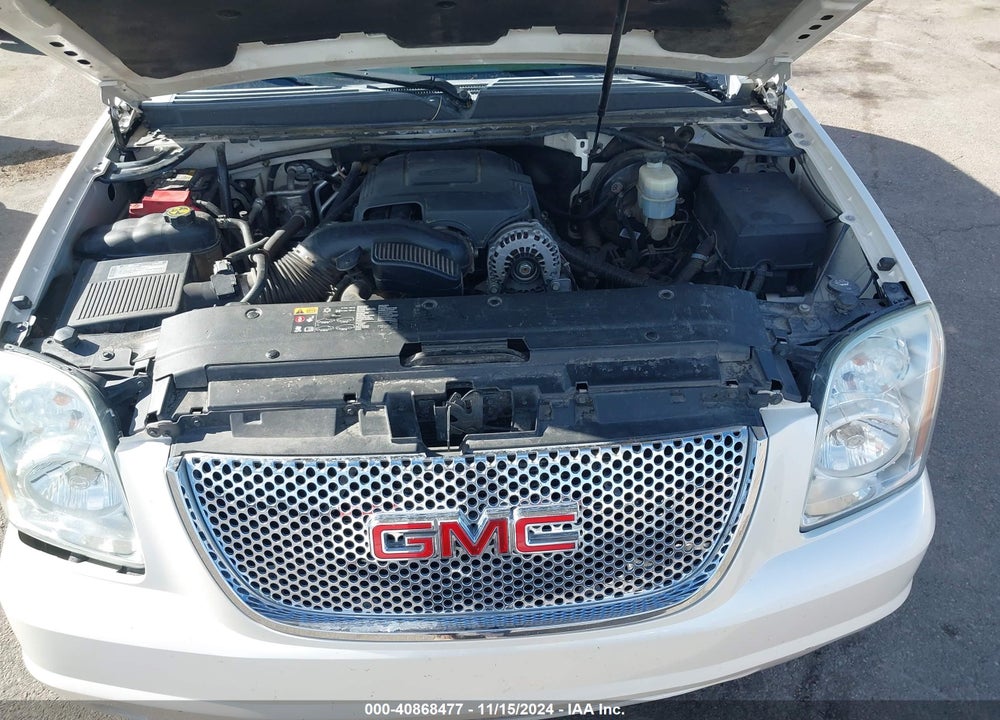 2013 GMC YUKON DENALI VIN: 1GKS2EEF3DR261383