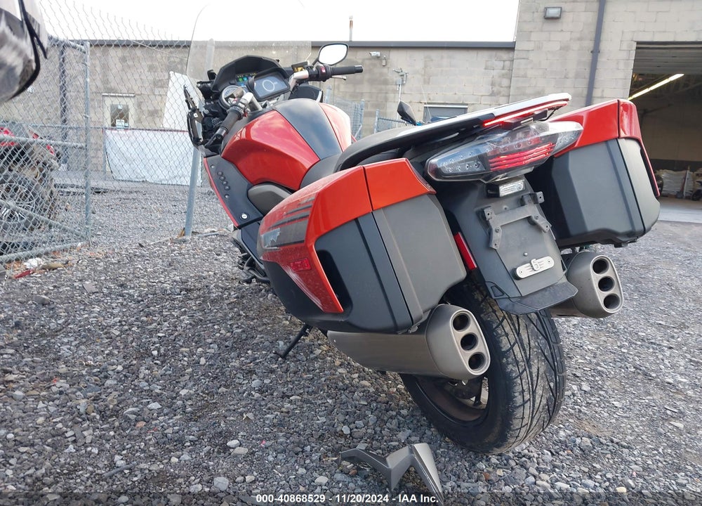 2014 BMW K1600 GT VIN: WB1061101EZX82084