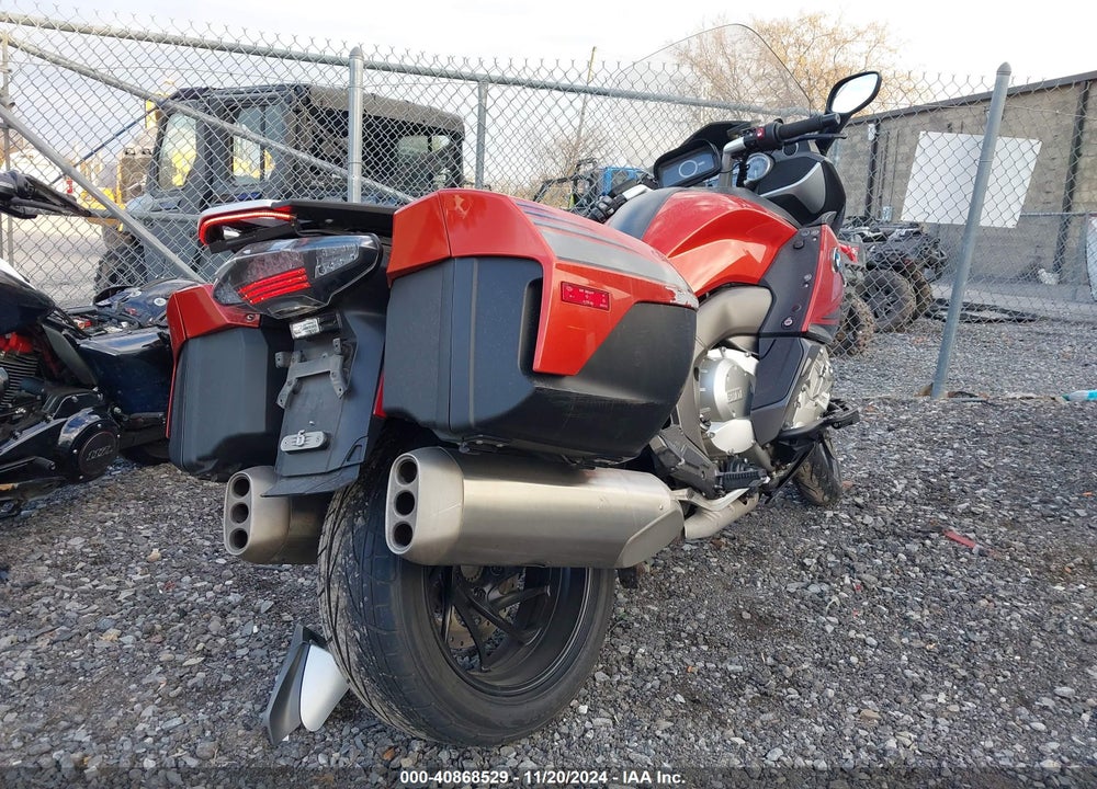 2014 BMW K1600 GT VIN: WB1061101EZX82084