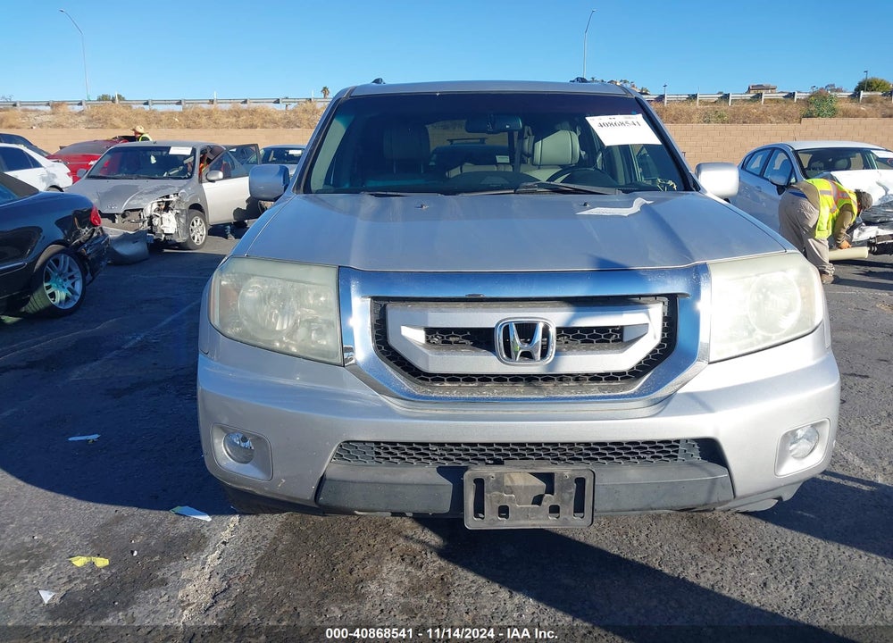 2010 HONDA PILOT TOURING VIN: 5FNYF3H95AB018275