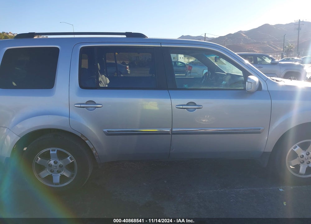 2010 HONDA PILOT TOURING VIN: 5FNYF3H95AB018275