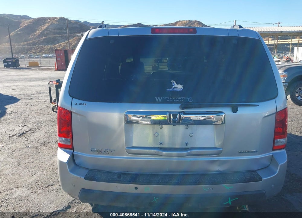2010 HONDA PILOT TOURING VIN: 5FNYF3H95AB018275