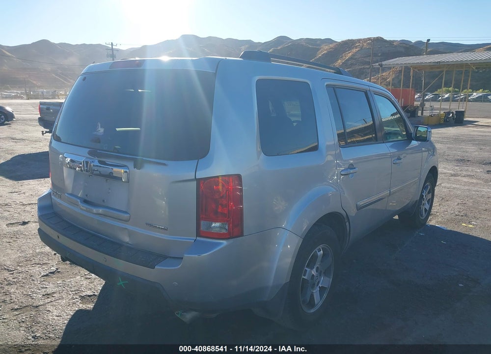 2010 HONDA PILOT TOURING VIN: 5FNYF3H95AB018275