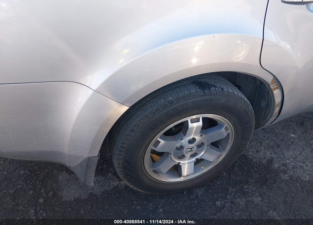 2010 HONDA PILOT TOURING VIN: 5FNYF3H95AB018275