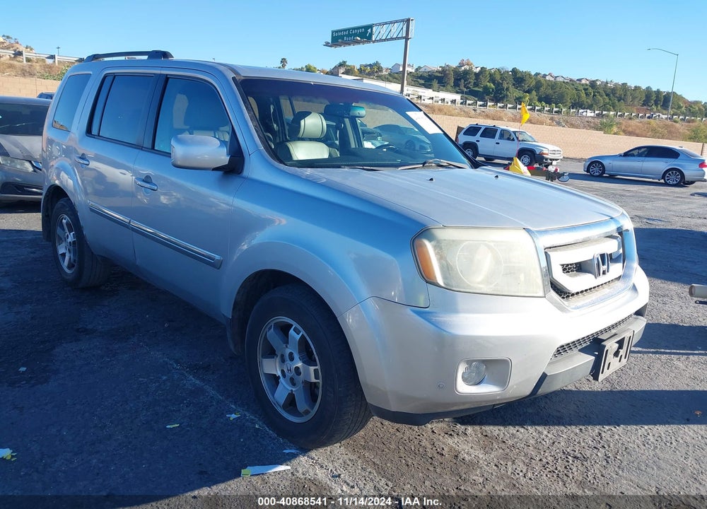 2010 HONDA PILOT TOURING VIN: 5FNYF3H95AB018275