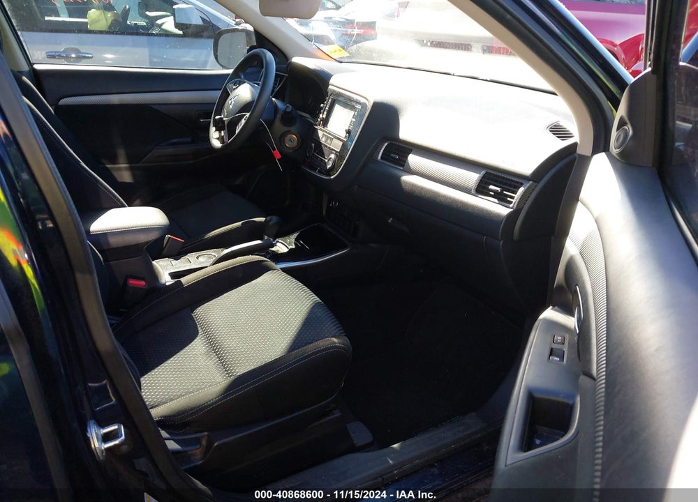 2018 MITSUBISHI OUTLANDER ES VIN: JA4AD2A31JJ003847