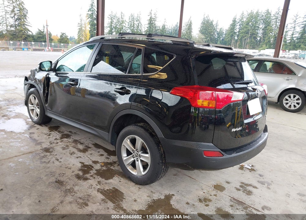 2015 TOYOTA RAV4 XLE VIN: 2T3RFREV0FW332457