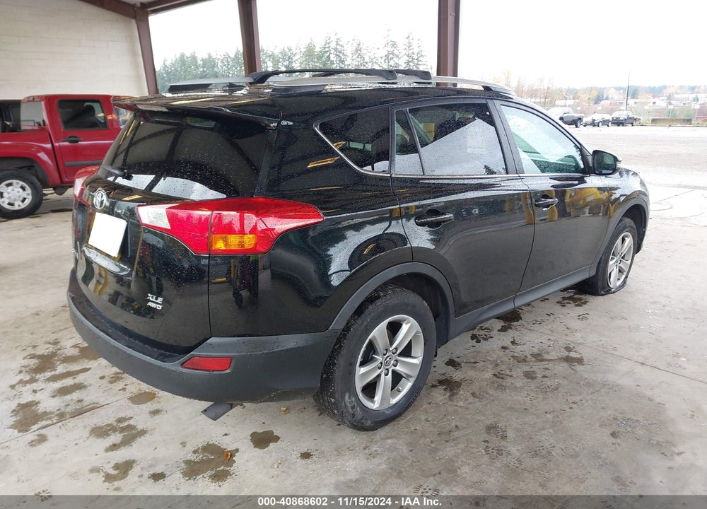 2015 TOYOTA RAV4 XLE VIN: 2T3RFREV0FW332457