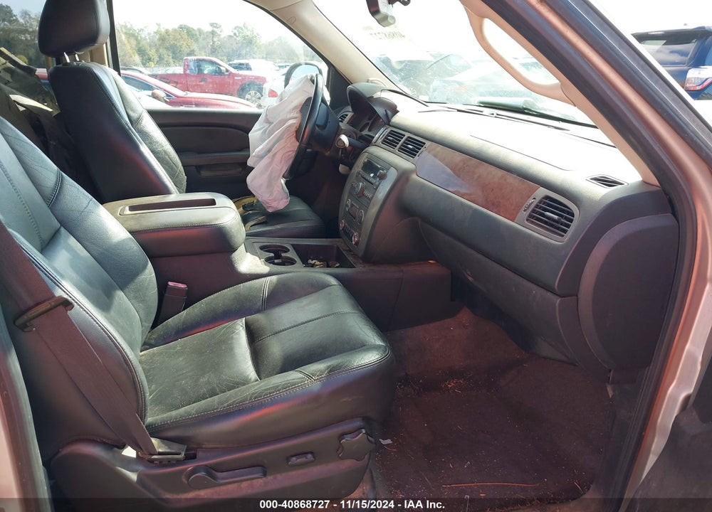 2011 GMC YUKON SLT VIN: 1GKS1CE03BR261464