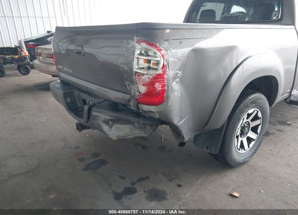 2004 TOYOTA TUNDRA LIMITED V8 VIN: 5TBET38154S438438