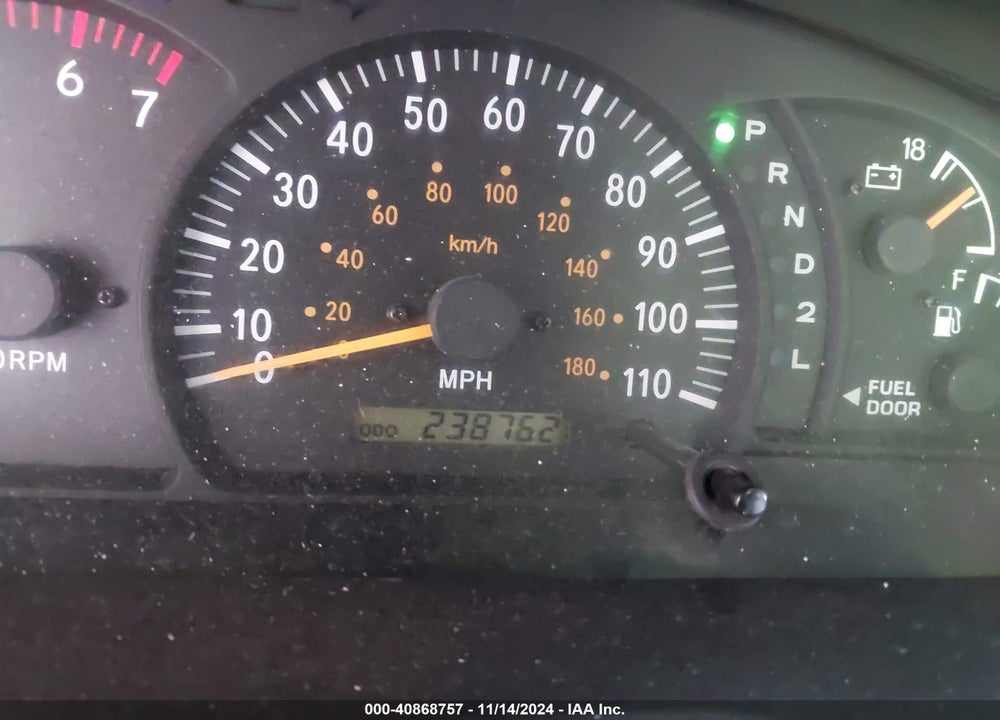 2004 TOYOTA TUNDRA LIMITED V8 VIN: 5TBET38154S438438