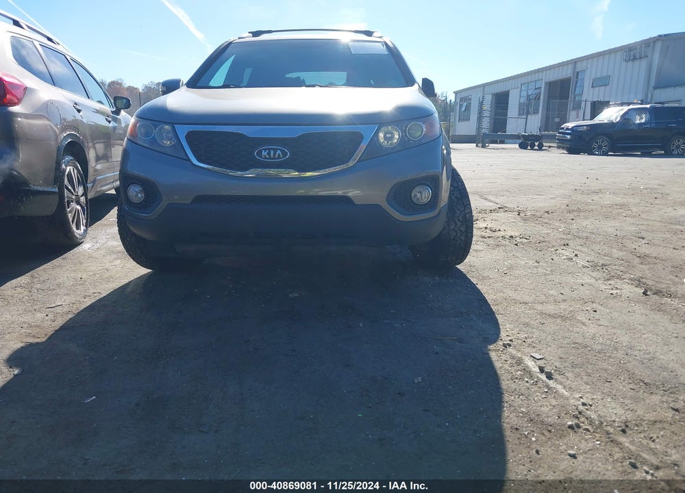 2013 KIA SORENTO LX VIN: 5XYKT3A68DG354224