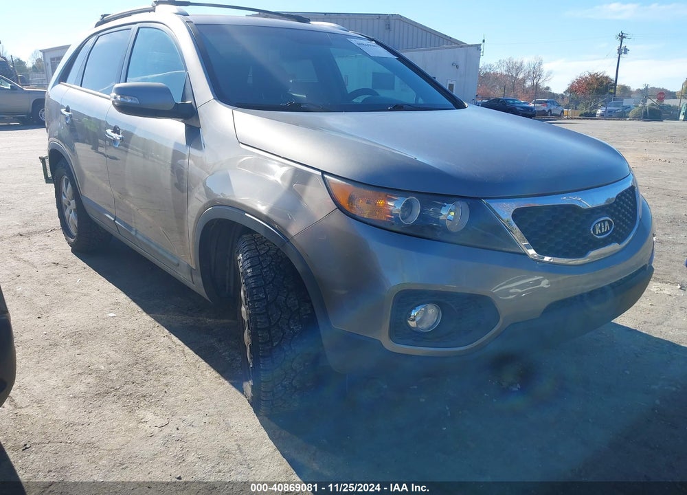 2013 KIA SORENTO LX VIN: 5XYKT3A68DG354224