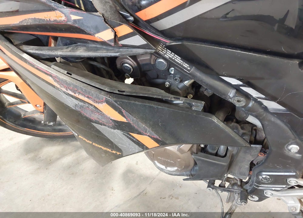 2017 HONDA CBR500 R VIN: MLHPC4417H5400035
