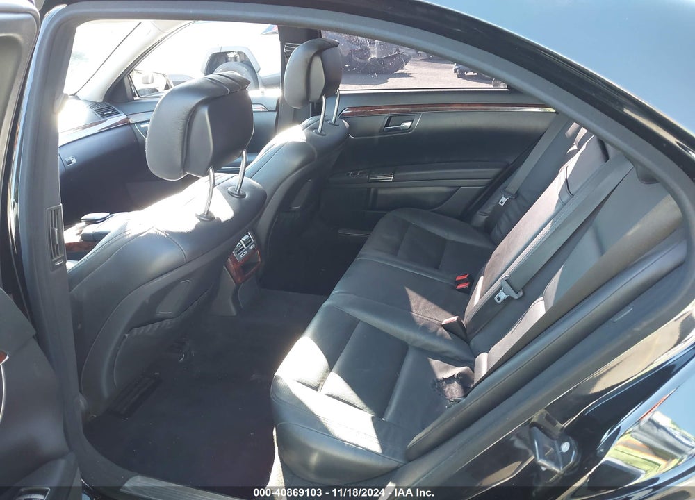2010 MERCEDES-BENZ S 550 VIN: WDDNG7BB5AA314351