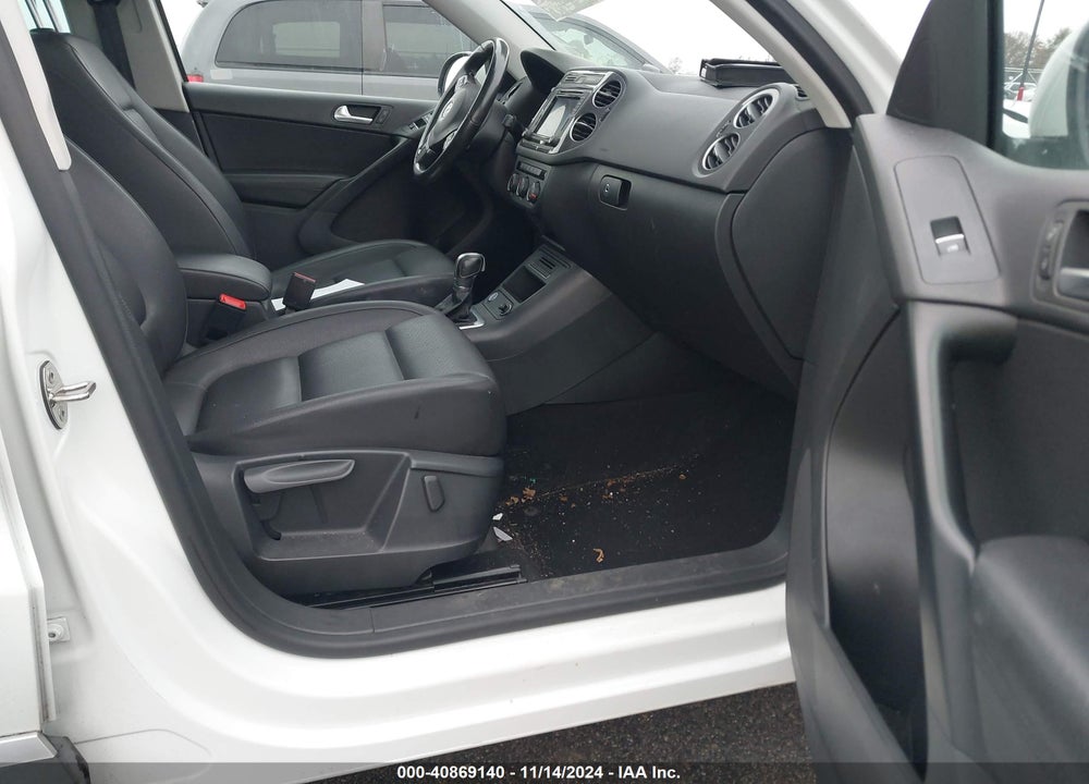 2016 VOLKSWAGEN TIGUAN SE VIN: WVGBV7AX6GW602726