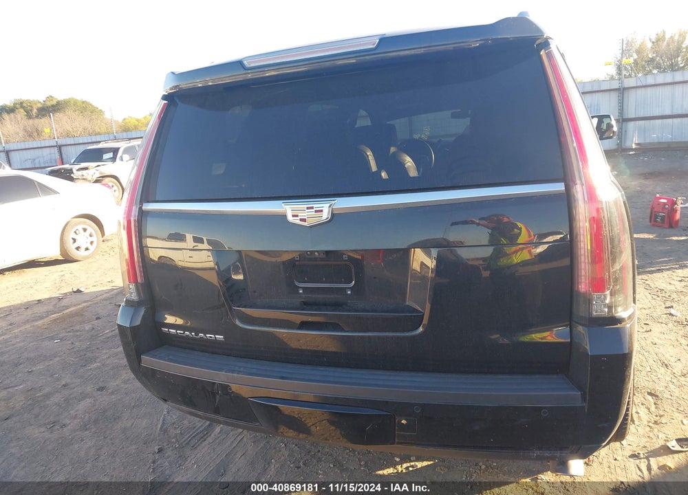 2018 CADILLAC ESCALADE PLATINUM VIN: 1GYS4DKJ7JR110447