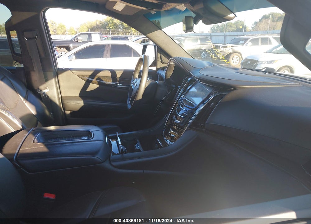 2018 CADILLAC ESCALADE PLATINUM VIN: 1GYS4DKJ7JR110447