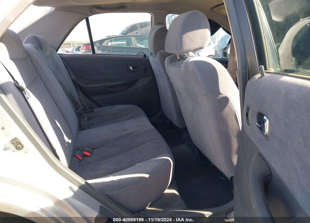 2000 MAZDA PROTEGE ES VIN: JM1BJ2211Y0212022