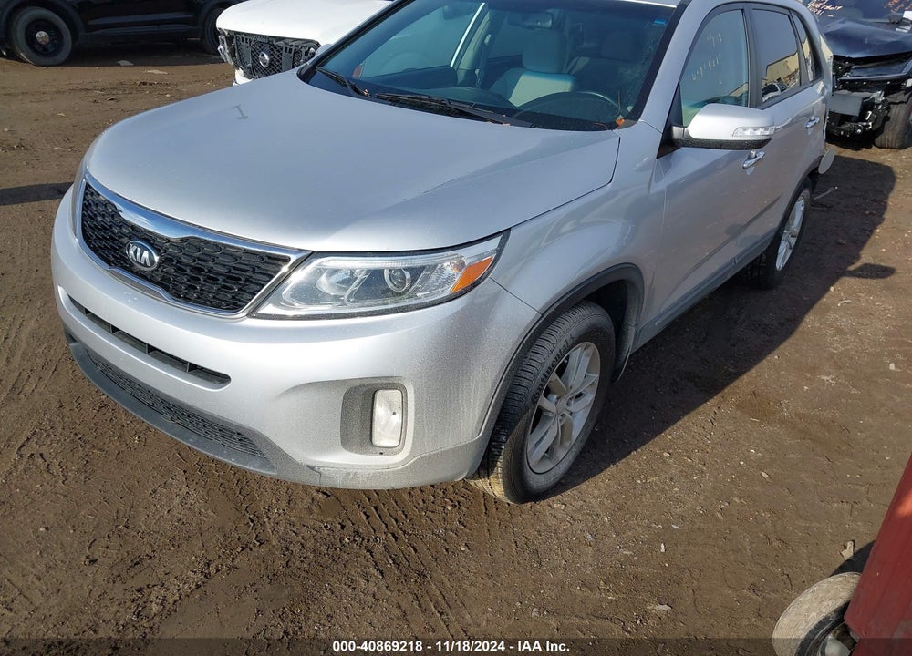 2014 KIA SORENTO LX VIN: 5XYKTCA68EG531176