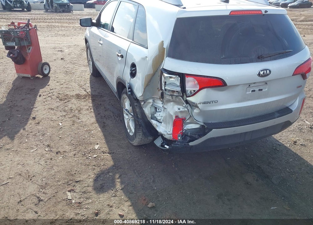 2014 KIA SORENTO LX VIN: 5XYKTCA68EG531176